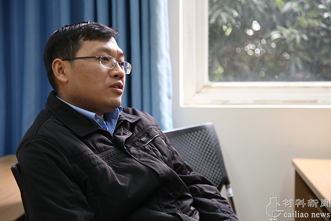 坚持是路,兴趣是桥——专访材料学院周绍兵教授-西南交通大学材料科学与工程学院